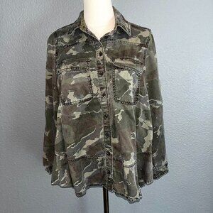 ANTHRO ANTHROPOLOGIE Montana Camo Button Up Shirt with Side Slits - EUC - Size 0